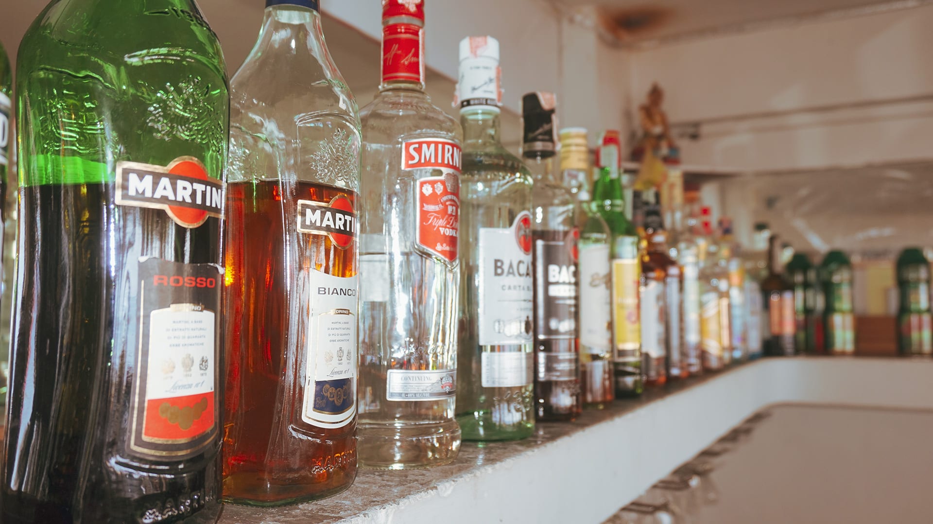 Enjoy a Drink on our Bar